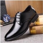 Black Shoes With Pointed Toe For Men - Image 4